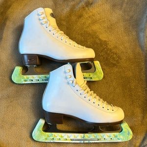 Riedell Ice Skating Boots - 3 1/2